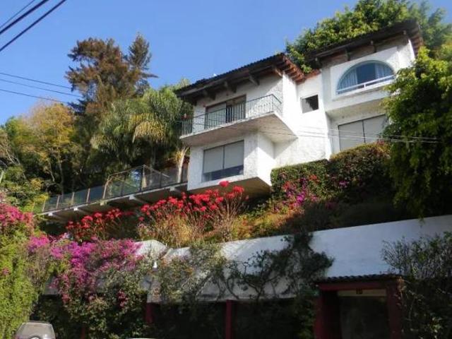 CASA EN VALLE DE BRAVO