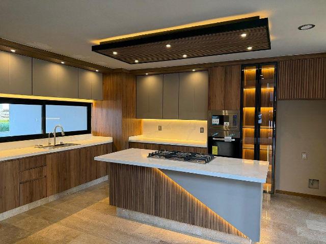 Casa en vena Alto Lago resiendecial
