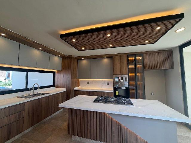 Casa en vena Alto Lago resiendecial