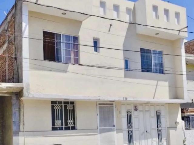 Casa en venta muy amplia en el fraccionamiento el cortijo