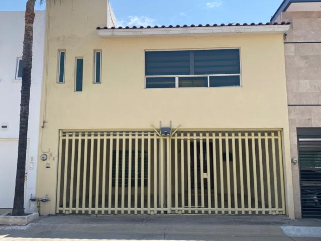 Casa en venta muy céntrica en Alamedas Dismante