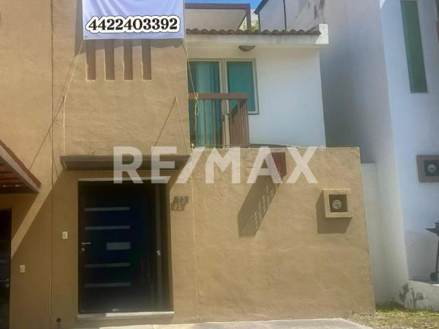 CASA EN VENTA MUY CERCA DE AV. CANDILES
