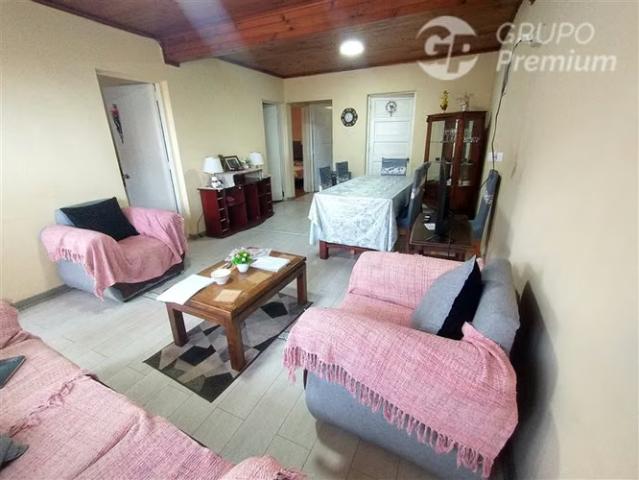 Casa en venta muy cercana de la playa y centro de Cartagena | 9 dormitorios por 170000. 00 en Cartagena