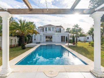 Casa en venta Marbesa, España