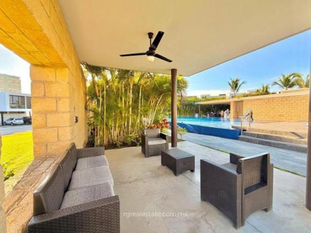 Casa en venta Mazatlán en Fracc. SOLES a una cuadra del mar