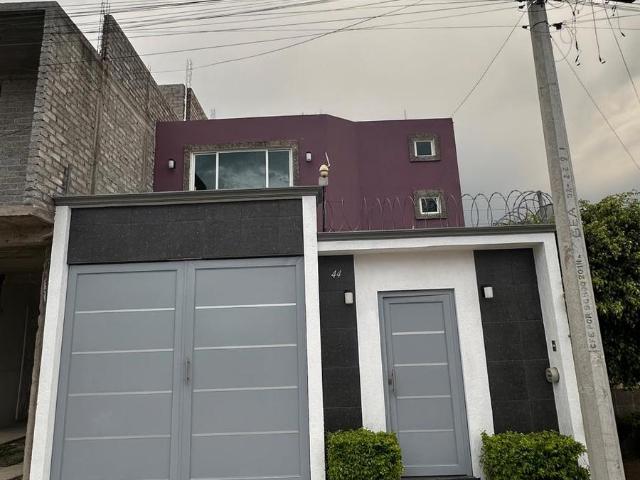 CASA EN VENTA METROPOLIS