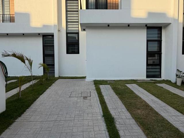 CASA EN VENTA MINUTOS DEL BOULEVARD NUEVO VALLARTA, HOUSE FOR SALE NEAR BEACH