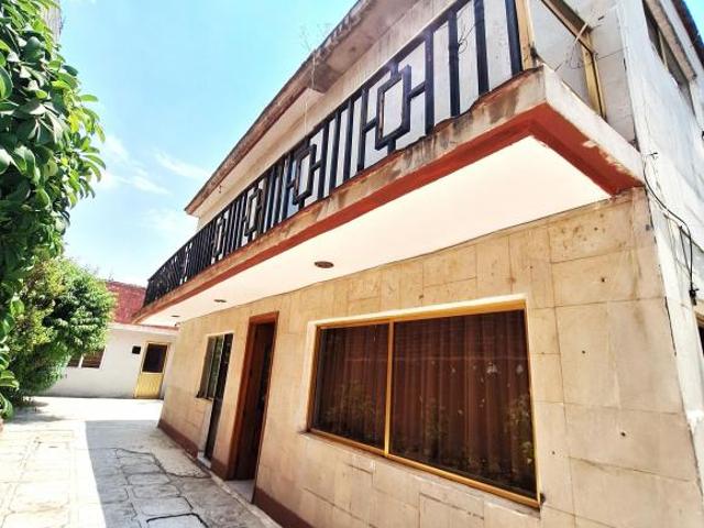 Casa en VENTA,minutos del IPN,9 Recs,5autos,4.5baños,patio,302 Terreno,256 C