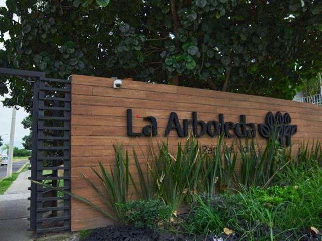 Casa en venta modelo TISU en Real del Valle, Tlajomulco de Zúñiga