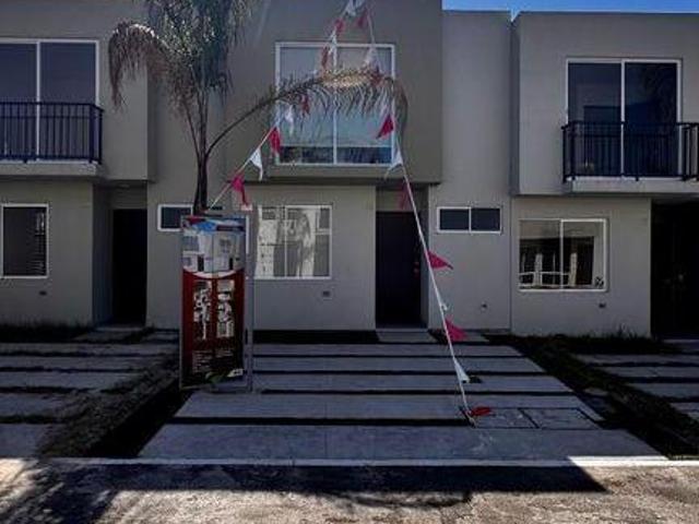 Casa en venta modelo TISU en Real del Valle, Tlajomulco de Zúñiga