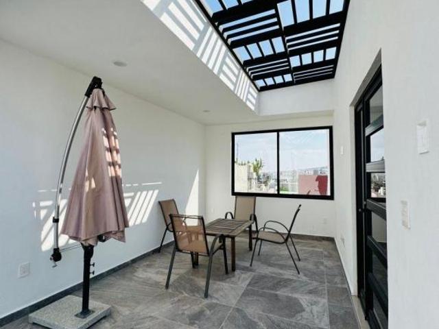 CASA EN VENTA MONTERREAL, CON 3 RECÁMARAS, ROOF CON PERGOLA, COCINA ULTRA EQUIPADA, JARDÍN CON PASTO