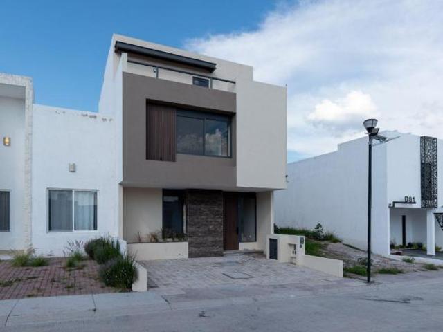 CASA EN VENTA, NUEVA, CONDOMINIO TARAY, 3 RECAMARAS, ESTUDIO, ROOF TOP, EL MARQUES, UNIVER MONDRAGON
