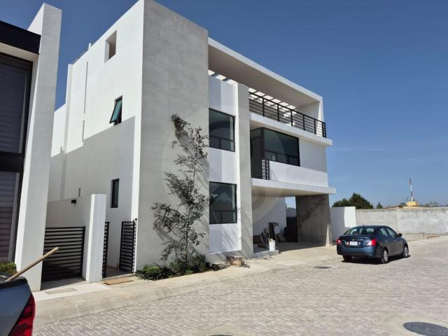 CASA EN VENTA NUEVA EN METEPEC, CON RECAMARA EN PLANTA BAJA