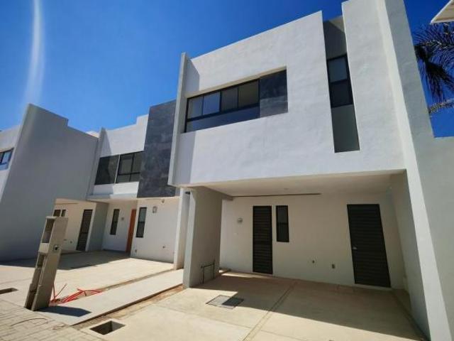 Casa en Venta nueva en fraccionamiento y con amenidades en lomas de Angelópolis Puebla