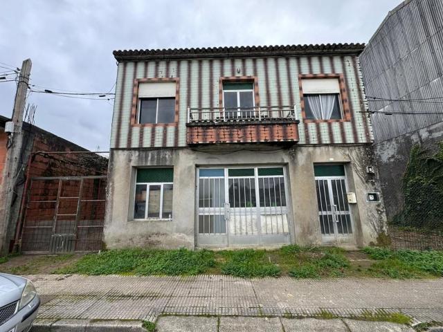 Casa en venta. Negreira