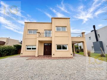 Casa en venta o alquiler en Barrancas de Iraola