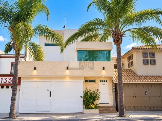 Casa en Venta o Renta con oficina o comercio en Valle del Campestre 5 min. Plaza mayor, LEON, GTO. DV 14B0A