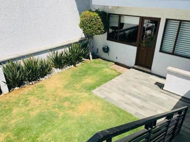 Casa en Venta o Renta con 2 Jardines Privados y Terraza en Barranca Seca, Magdalena Contreras