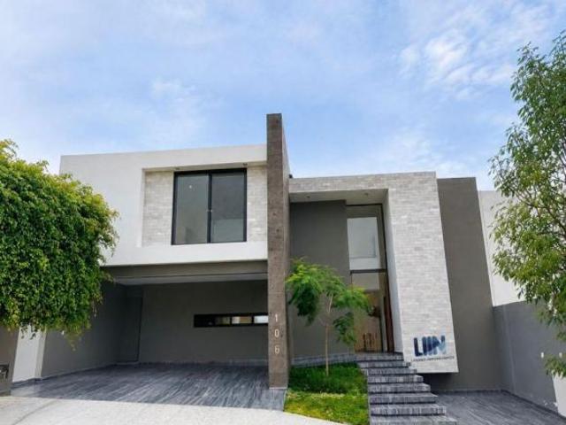 CASA EN VENTA O RENTA CAÑADA DEL REFUGIO SUR
