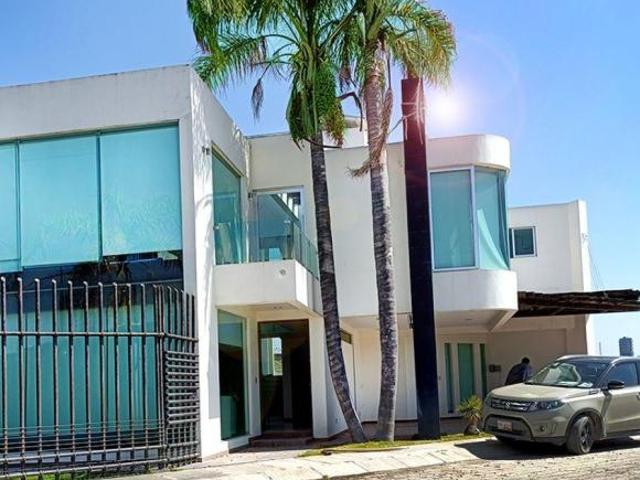 CASA EN VENTA O RENTA EN FRACC. ROMASE DE 3 RECS EN ZONA CERCA DE ENTRADA A LOMAS POR ATLIXCAYOTL