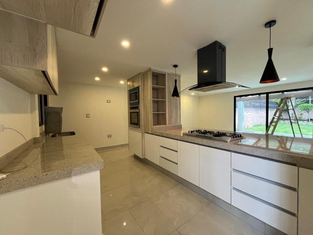 Casa en venta o renta en Fuentes de Moratilla, con rec?mara en planta baja