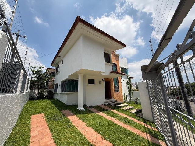 Casa en VENTA o RENTA en LOMAS ALTAS