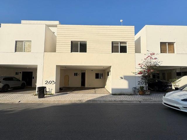 Casa en Venta o Renta en Valle Poniente Ventanas a La Huasteca