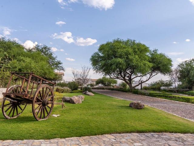 Casa en VENTA o RENTA totalmente AMUEBLADA