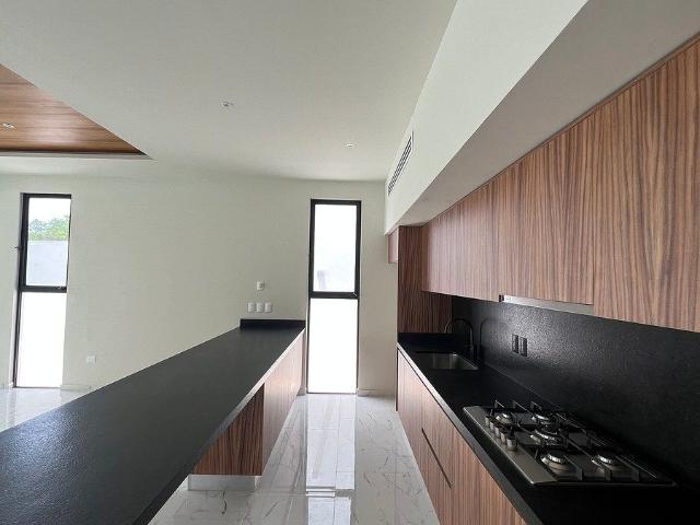 Casa en venta o renta VÍA CUMBRES, Cancún