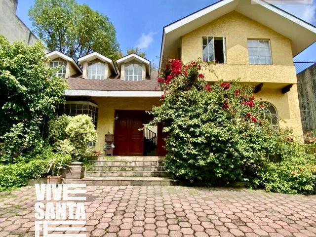 ?CASA EN VENTA! Oportunidad para Remodelar en interlomas