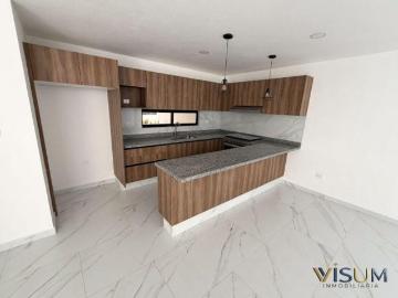 casa en venta atrás de plaza San Diego a unos minutos de periférico