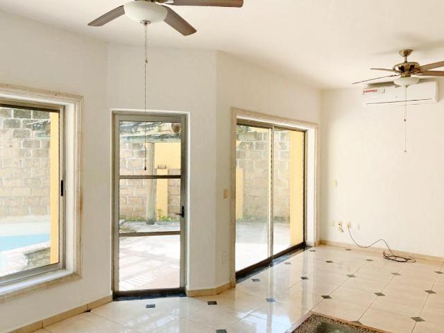 Casa en Venta Av Bonampak Supermanzana 8
