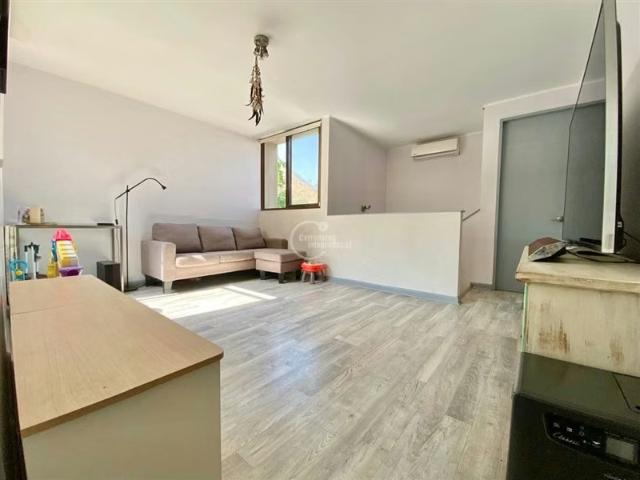 Casa en venta Av del Valle 3 dorm + servicio, Chicureo | 4 dormitorios por 7600.00 en Colina