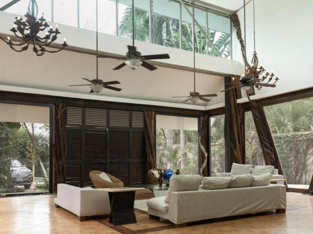 Casa en Venta, Av. Los Colegios, Cancún