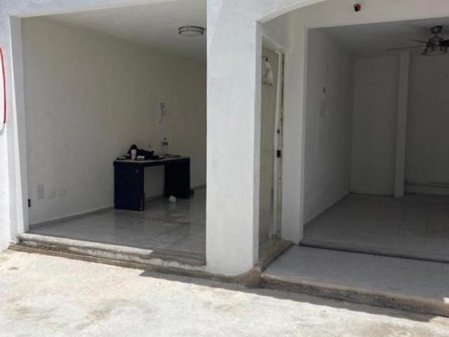 CASA EN VENTA, AV. SANTA FE, SMZ 524, CANCUN, Q. ROO