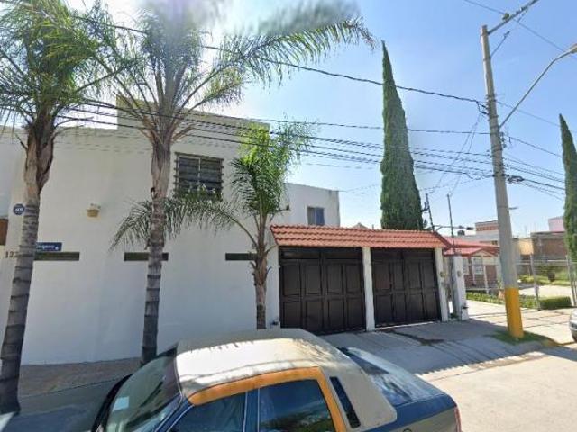 CASA EN VENTA! AVENIDA OXIGENO, COL. EL CONDADO PLUS, GUANAJUATO. GRAN OPORTUNIDAD!