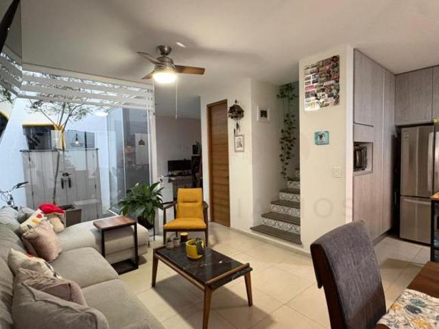 CASA EN VENTA AVIACION, COTO PUERTA LAUREL NORTE, ZAPOPAN, JALISCO