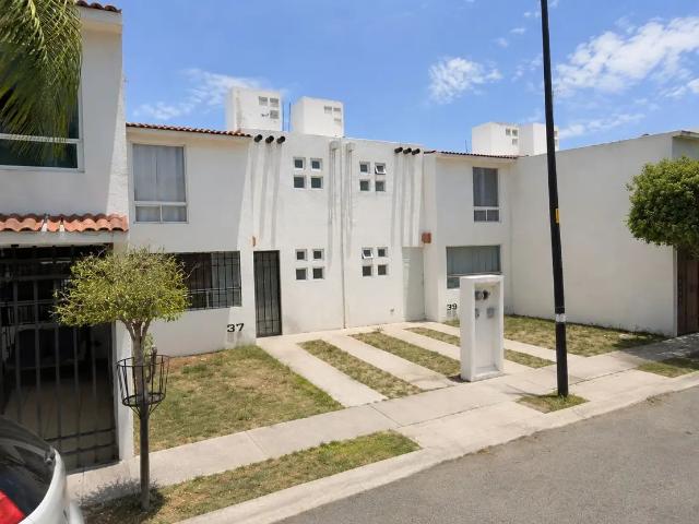 Casa en venta a 10 min de la plaza Candiles