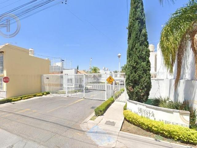 Casa en Venta a 13 min del Aeropuerto de Celaya