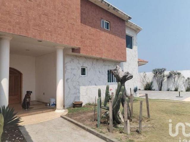 CASA EN VENTA A 150 METROS DE L PLAYA EN EL ENCANTO DE LA BAHIA E LA RIVIERA VERACRUZANA EN VERACRUZ
