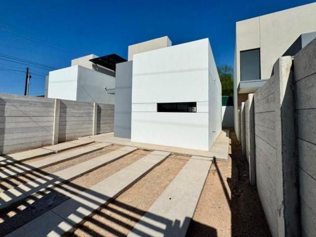casa en venta a 4 minutos de garita centro, dos recamaras
