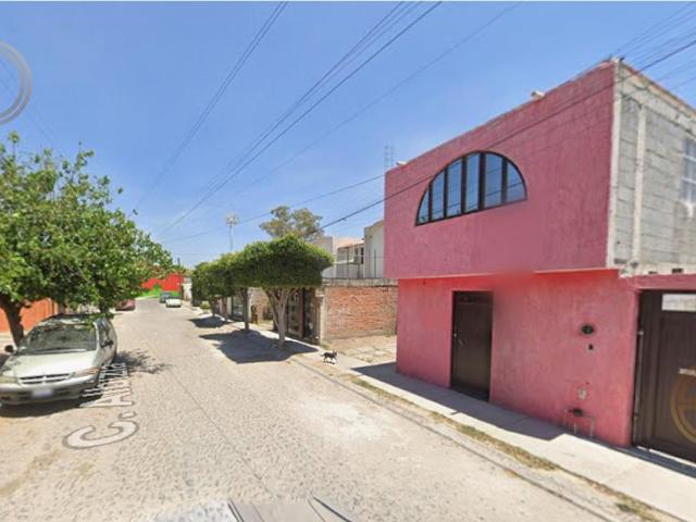 Casa en Venta a 8 min de Plaza Parque Celaya