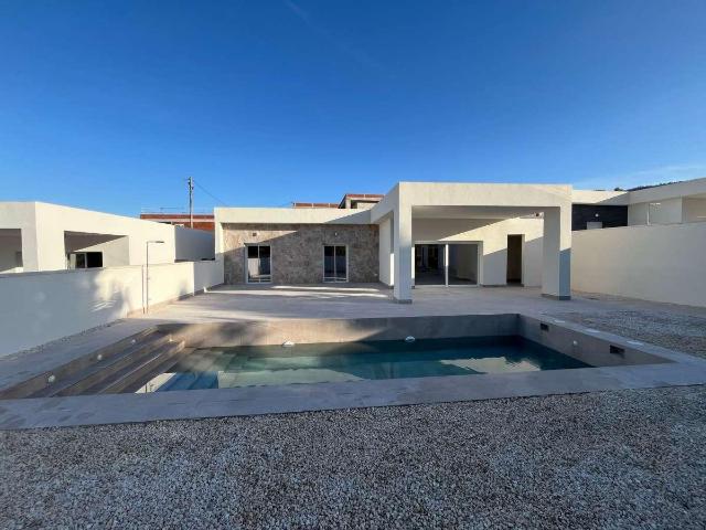 Casa en venta a estrenar en La Romana Alicante