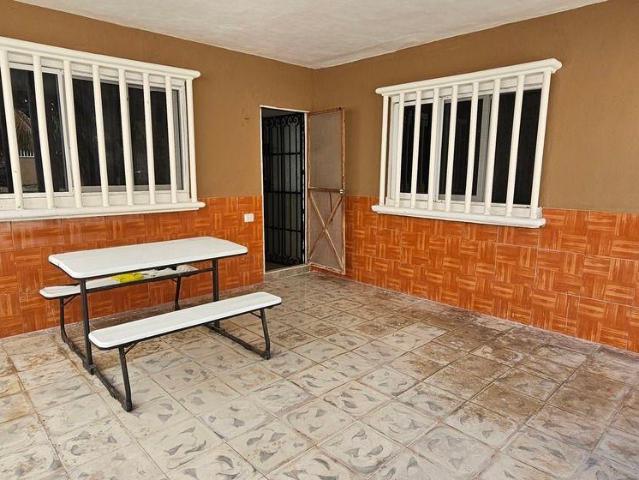CASA EN VENTA A SOLO 50 METROS DEL MAR, AMPLIO PATIO EN CHELEM, PROGRESO