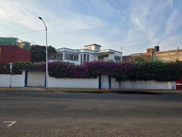 Casa en venta a pie de calle Santa Cruz Los Ángeles cerca 25 poniente