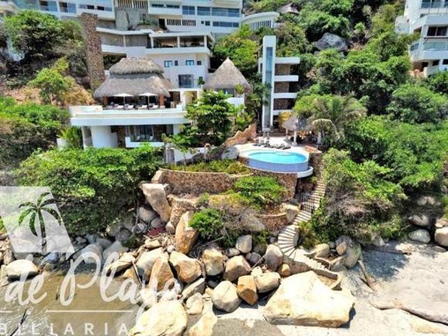 Casa en venta a pie de playa Acapulco Diamante