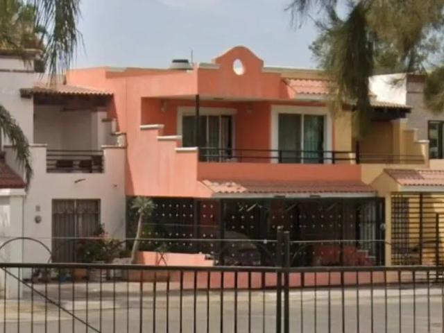 CASA EN VENTA A PRECIO REMATE EN $690,000 SM