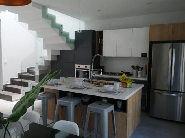 CASA EN VENTA A UN COSTADO DE NUEVA GALICIA AL SUR DE LA CIUDAD