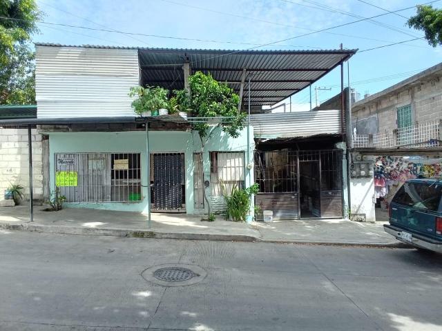 Casa en VENTA a una cuadra de la Calzada al Sumidero
