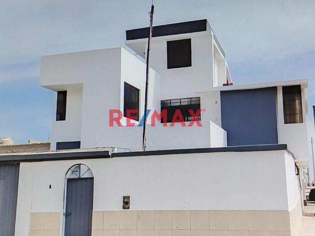 Casa En Venta – A Una Cuadra Del Malecón De La Punta, Camaná